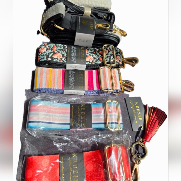 9 Piece Bag Set With Interchangeable Straps & Keychains - Picture 4 of 5